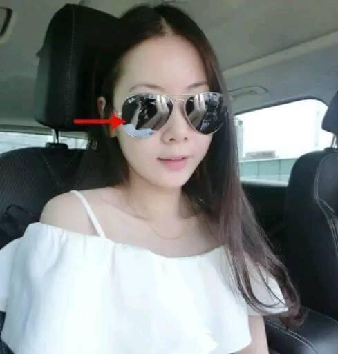 吃瓜情侣眼镜妹,甜蜜日常的趣味瞬间