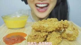 青蛙小姐姐吃瓜,青蛙小姐姐的瓜田奇遇记