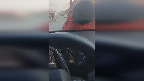 在小车里吃瓜,共享夏日吃瓜乐趣