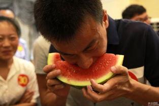 江苏情侣吃瓜,揭秘背后真相与网络舆论风暴