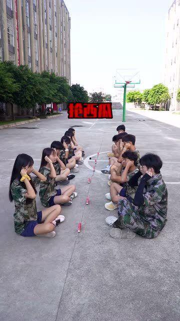 男孩吃瓜拿桃,男孩吃瓜拿桃，欢乐无限  第2张