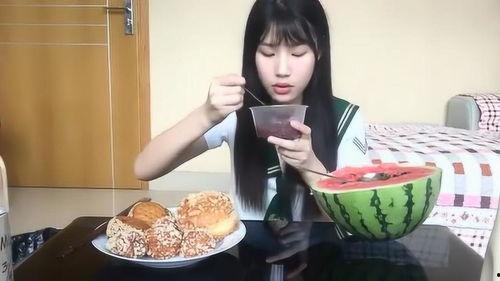 女孩给你发吃瓜,揭秘女孩朋友圈的神秘“吃瓜”事件 第2张 女孩给你发吃瓜,揭秘女孩朋友圈的神秘“吃瓜”事件 第2张